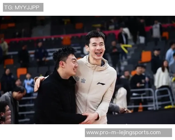 郭昊文：从青涩少年到篮球场上的璀璨明星之路揭秘